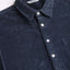 Detailansicht Hemdblusenkragen des Tahira Shirts in Blaugrau