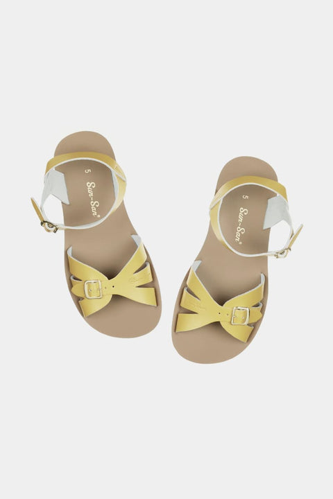 Boardwalk Damen-Sandale von Salt-Water Sandals in Butter Yellow, 100 % wasserdichtes Leder, Schnalle vorne und verstellbarer Fesselriemen