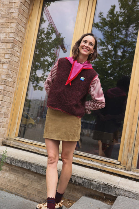 Colette Schal SO FAMILY Rosa Rot – Detailansicht weiche Kaschmir-Wolle-Textur in Rosa und Rot, leicht und anschmiegsam