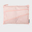 The New Pouch Mono Tone Large Susan Bijl – Detailansicht gedämpfter Mono Tone Farbton, Bluesign® Ripstop-Nylon