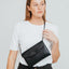 Schwarze Clutch aus Leder mit Kartenfächern von ann kurz