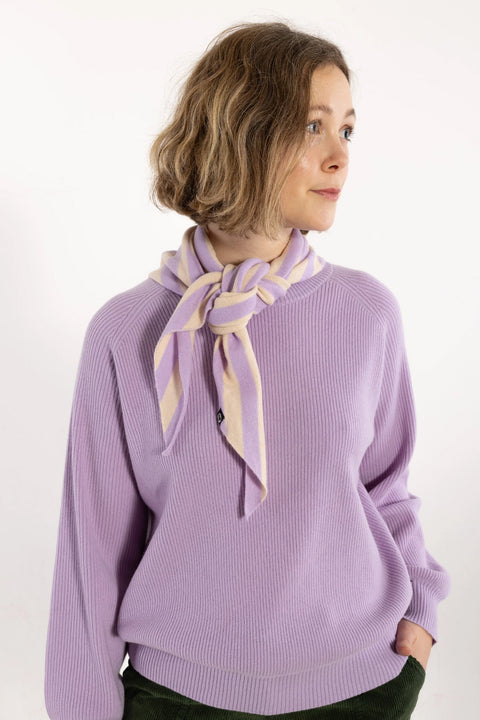 Danecharmer Merinowollschal Ice Lilac/Light Beige im Alltag