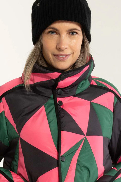 Bunte und stilvolle Thermo-Jacke mit geräumigen Taschen