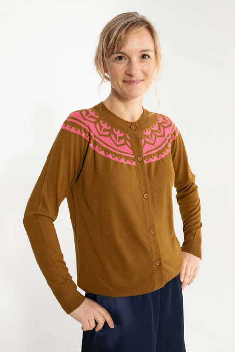 Danemagda Woll-Cardigan von Danefae in Tobacco-Farbe