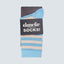 Daneraven Glitter Sox Cold Sky/Chalk von Danefae, Einheitsgröße, Streifenmuster in Hellblau und Cremeweiß mit Glitzereffekt