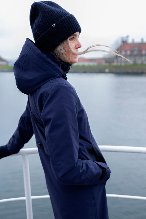 Detailansicht der Kapuze mit Teddy-Fleece-Futter des Danesandur