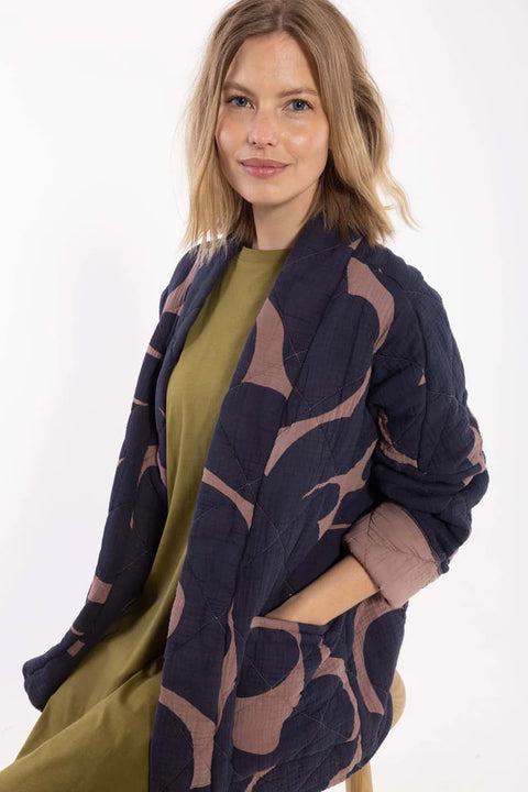 Danekatrin Quilt Jacket Danefae, Frontansicht, 100 % Baumwolle, leicht oversized, Vintage-Look