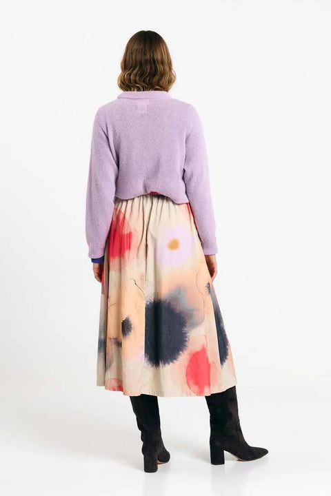 Dax Skirt Print Garden SUITE13LAB – Detailansicht feiner Mikrocord mit Blumenprint, elastischer Innenbund, 100% Bio-Baumwolle
