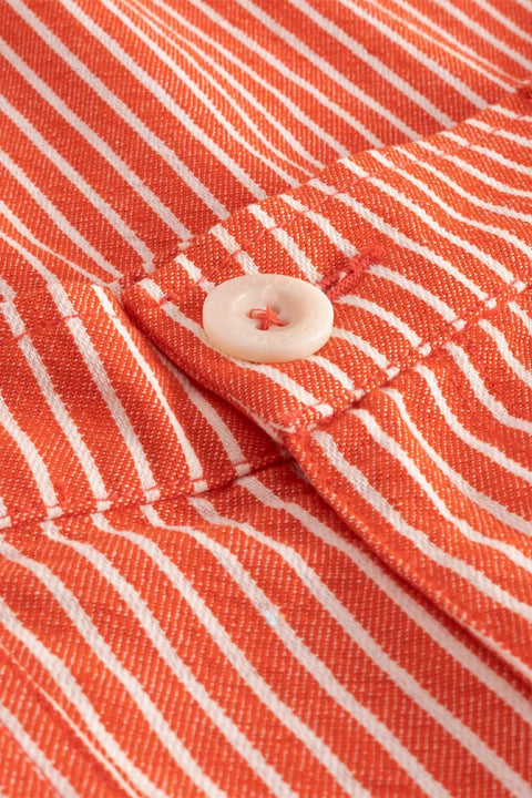 Detailansicht des hohen Bundes mit elastischem Rückenbund der Vara-Hose