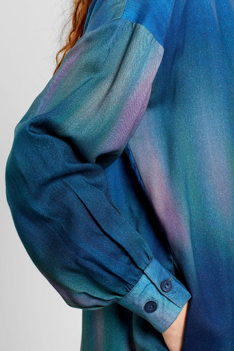 Tragekomfort und Trendbewusstsein vereint - Die "Ljunga Abstract Light Multi Color" Shirt