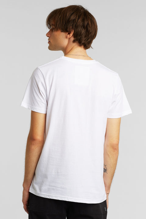 Mode mit Bedeutung und Stil – Entdecke das T-Shirt Stockholm Phoney Date von DEDICATED
