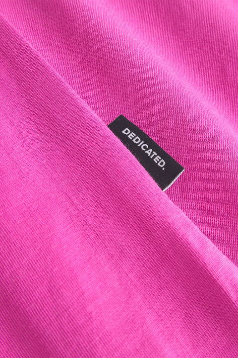 Side Slit of the Visby T-Shirt in Violet-Pink, Detail View