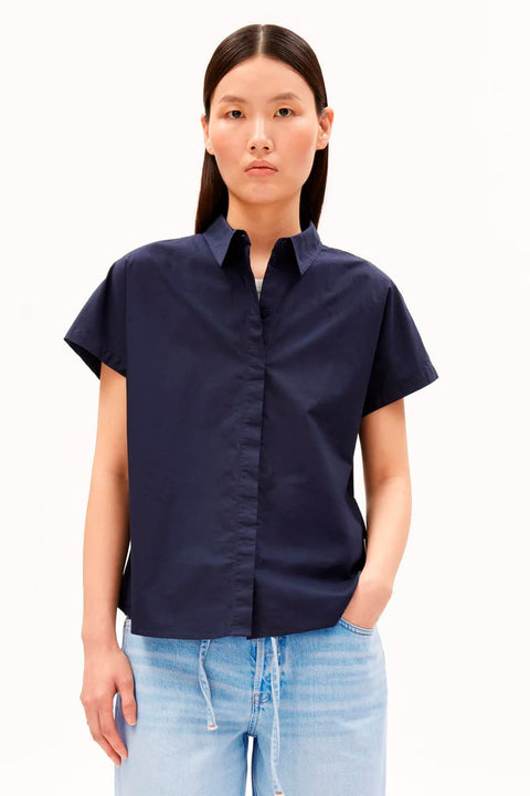 ARMEDANGELS POPLIN LARISAANA Bluse aus Bio-Baumwolle in Tinted Navy