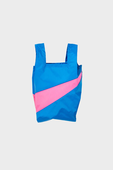 Wave & Fluo Pink Small Tasche von Susan Bijl in Blau und Pink