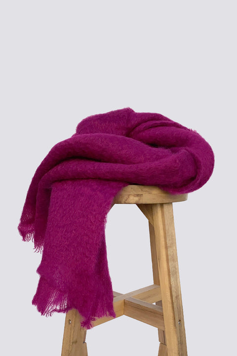 Schal Mohair 332 in Fuchsia von Mantas Ezcaray