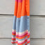 Fouta Miami Bleu Clair Fouta du Sud, als Strandtuch ausgebreitet, frisches Hellblau mit bunten Streifenakzenten