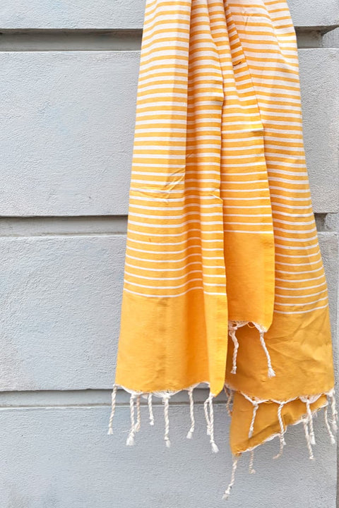 Fouta Portofino Jaune Moutarde von Fouta du Sud, 100 x 200 cm, recycelte Baumwolle, warmes Senfgelb, Flachgewebe