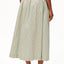 Stripe A-Line Midi Skirt ARMEDANGELS – Detailansicht Streifenmuster in Salbei und Braun, elastischer Bund