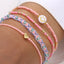 Detailaufnahme des Birthday-Armbands mit goldenen Akzenten