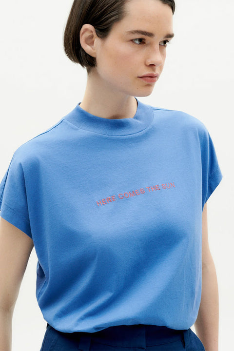 Rundhalsausschnitt-T-Shirt mit kurzen Ärmeln von Thinking Mu