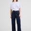 Workwear-Hose aus Bio-Denim in Dunkelblau von DEDICATED