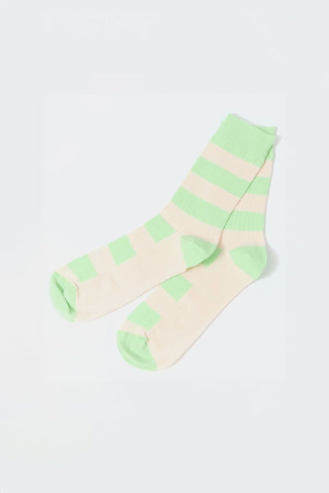 Kalu Socks Apple Green von Suite13Lab in Pistazie und Creme, Mid-calf gestreift gerippt