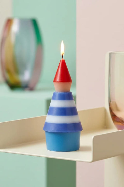 Little One N°3 von not the girl who misses much – bunte Handarbeit-Kerze, Frontansicht