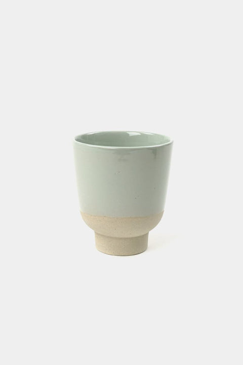 Cup Rutunda M Sand Clay Mint von KINTA in Mintgrün, handgefertigtes Steinzeug, 260 ml, 10 x 8,5 cm
