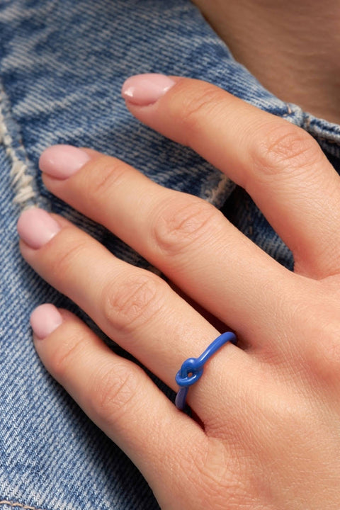 LULU Knotenring Dazzling in Blau - Elegantes Accessoire