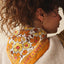 Foulard Flower Doré als Accessoire bei einem Kind getragen