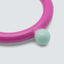 Color Ring Top Electric Fuchsia Mint LULU Copenhagen, am Finger getragen, leuchtend Pink und Mint als Farbstatement