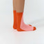 Maro Socks Red Suite13Lab – Detailansicht Rippenstruktur in Rot und Pink