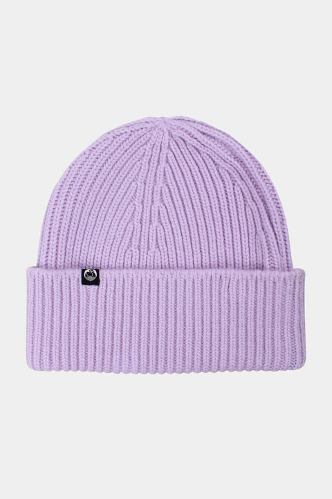 Danewarm Thoughts Beanie Danefae Flieder – Detailansicht feines Merinostrickbild in hellem Flieder