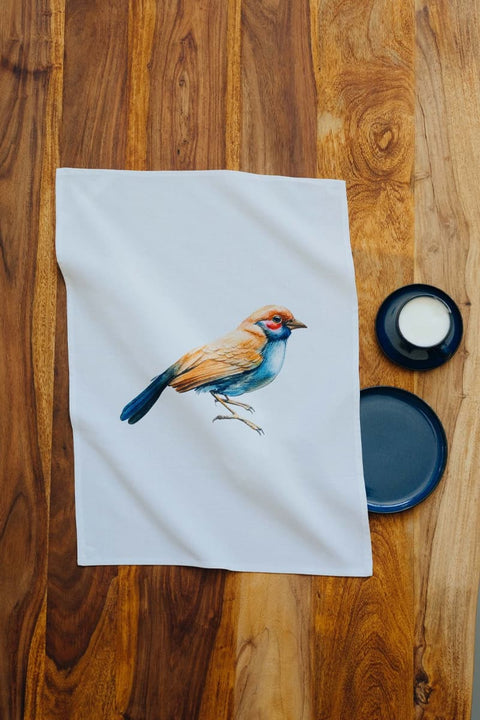 Geschirrtuch Blaukehlchen Miss Cotton – Detailansicht Aquarell-Digitaldruck mit leuchtendem Blaukehlchen-Motiv