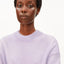 Mohair-Mix Strickpullover ARMEDANGELS Moonlit Lilac, Frontansicht locker fallende Silhouette mit Rundhalsausschnitt in Hell-Lila
