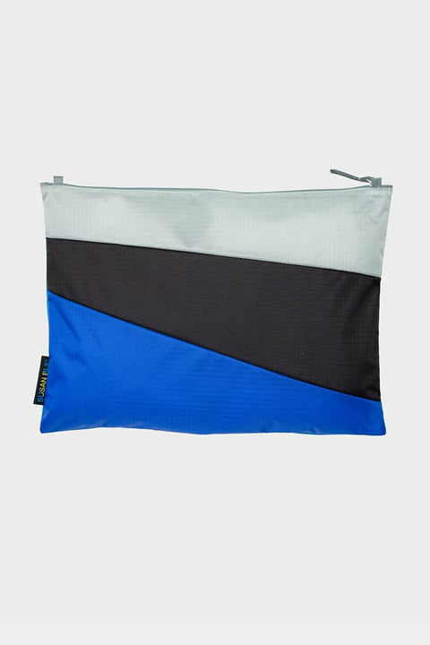 The New Pouch Multi Wena Large Susan Bijl, Rückseite, diagonale Farbflächen in Hellgrau, Anthrazit und Kobaltblau