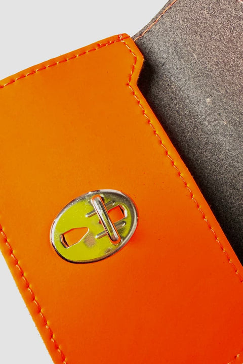 Papoutsi Borsa XS offen – 2 Fächer Ziehharmonika-Effekt in Neonorange