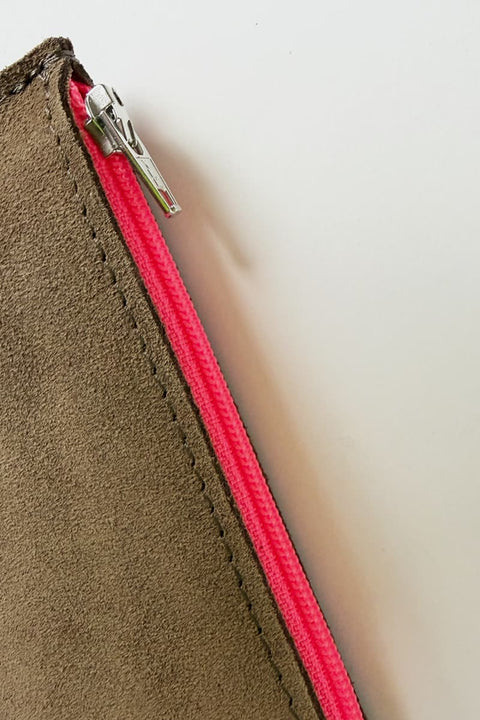 Schlanke Lederbörse für Karten und Kleingeld im Alltag