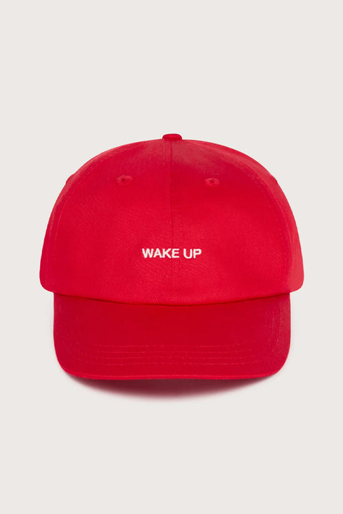 Rote Kappe mit WAKE UP Stickerei von Armedangels