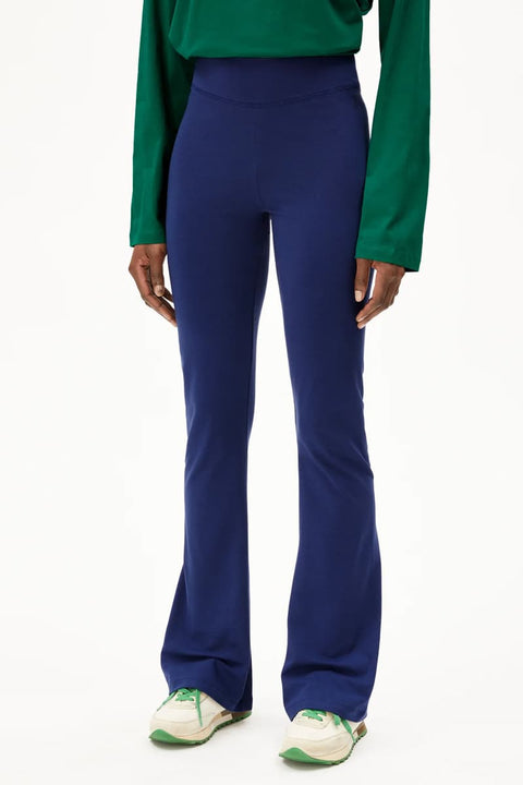 Blaue Flared Leggings aus Bio-Baumwoll-Mix von ARMEDANGELS