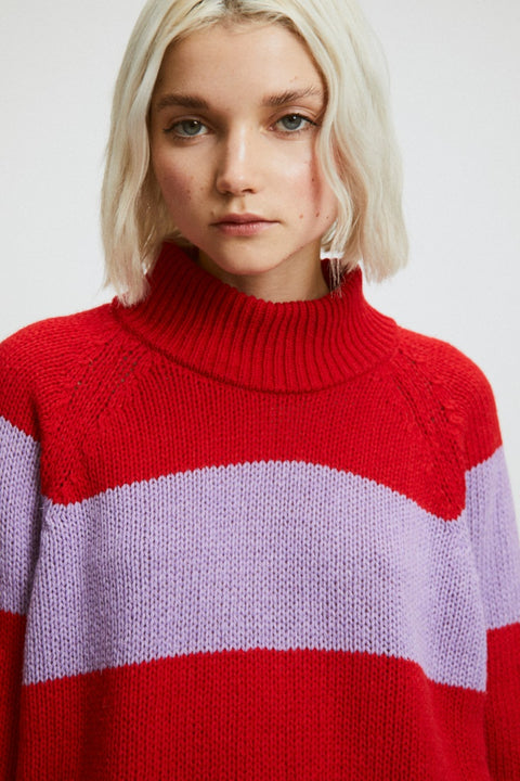 Trendiger Sweater aus nachhaltigen Materialien