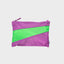Susan Bijl Tasche aus recyceltem Nylon in Fuchsia und Neongrün
