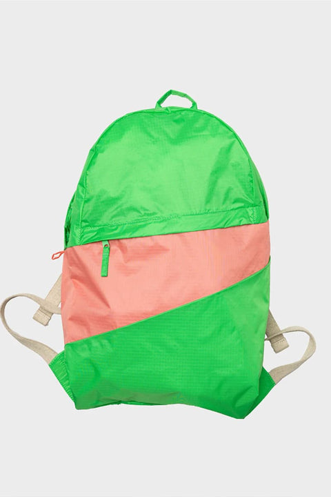 Ultraleichter, wasserfester Tagesrucksack zusammengefaltet