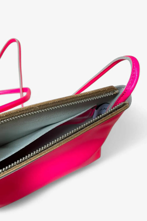 Detailansicht Sattelleder Traveller Fluors Neonpink