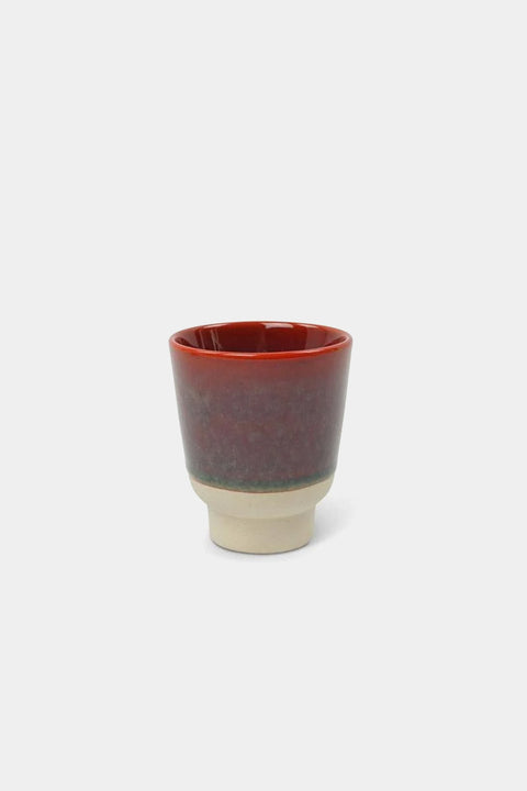 Cup Rutunda S in der Glasur Sand Clay Blood Moon von KINTA