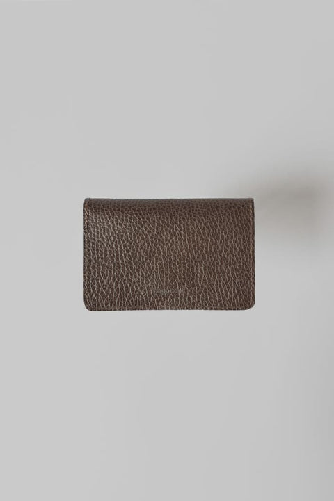 Kleine taupefarbene Leder Geldbörse BORSA von Papoutsi mit 5 Fächern und kompaktem Design