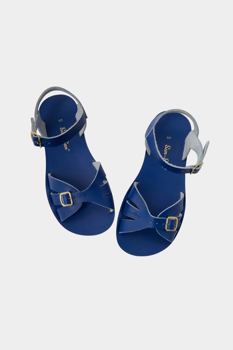 Hol dir den ultimativen Komfort für lange Spaziergänge im Sommer mit den flachen Ledersandalen Cobalt Boardwalk