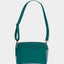 Entdecken Sie die neue Bum Bag in Grün und Grau - eine leichte und geräumige Handtasche aus recyceltem Nylon und Polyester