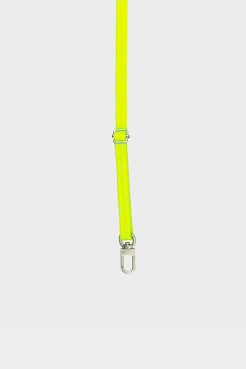 New Strap in Neongelb – ein stylisches Accessoire für jeden Look!